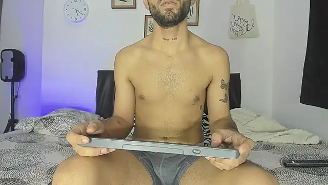 Alex BigDickkk online show from December 3, 10:30 pm