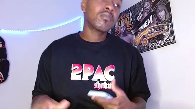 Snapshot of king__Black chatting on February 1, 8:18 pm king Black online show from February 1, 8:18 pm