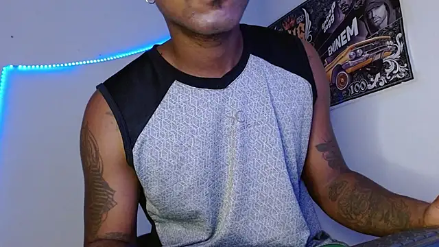 Snapshot of king__Black chatting on February 2, 3:11 pm king Black online show from February 2, 3:11 pm