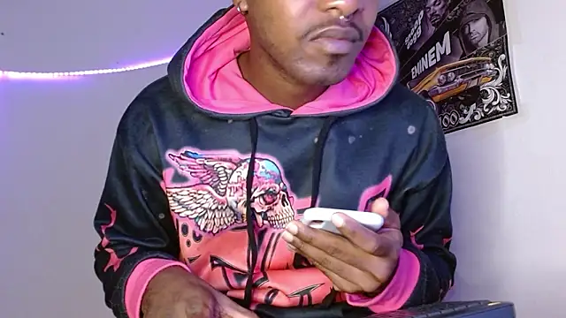 Snapshot of king__Black chatting on February 4, 12:05 am king Black online show from February 4, 12:05 am