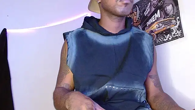 Snapshot of king__Black chatting on February 5, 2:49 am king Black online show from February 5, 2:49 am