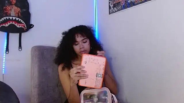 Snapshot of king__Black chatting on February 23, 9:45 pm king Black online show from February 23, 9:45 pm