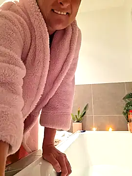 Snapshot of Pussy69Kat chatting on September 19, 11:33 am Pussy69Kat online show from September 19, 11:33 am