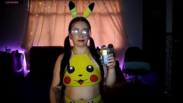 Snapshot of Alaia_sam chatting on June 19, 10:57 pm Alaia sam online show from June 19, 10:57 pm