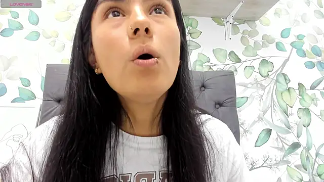 atilanadiaz7 online show from January 15, 3:29 pm