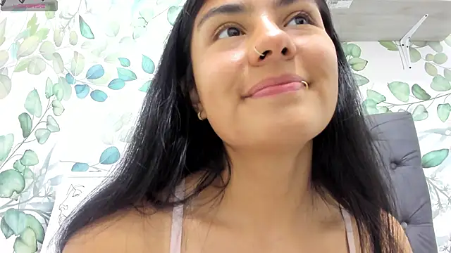 atilanadiaz7 online show from December 2, 3:51 pm