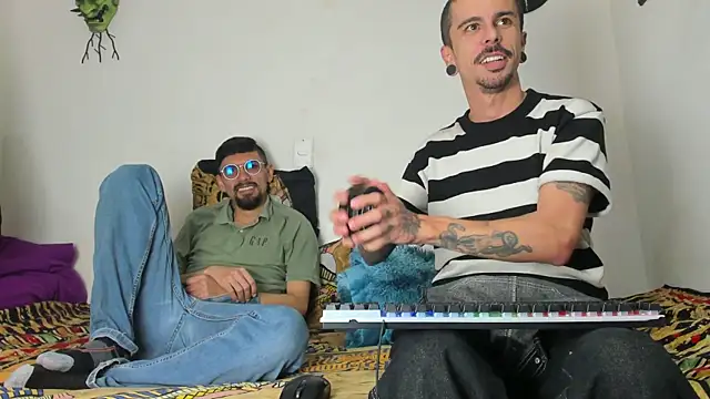 Aaron BigDickxxx online show from March 27, 6:29 pm