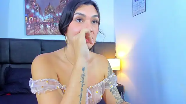 Snapshot of Camila_Coxx chatting on January 17, 11:59 am Camila Coxx online show from January 17, 11:59 am