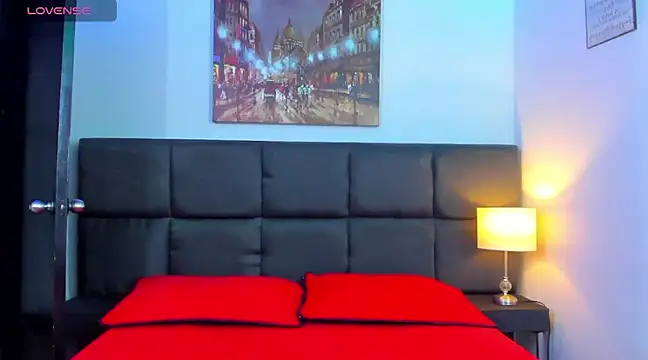 Snapshot of Camila_Coxx chatting on February 1, 4:35 am Camila Coxx online show from February 1, 4:35 am