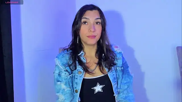 Snapshot of Camila_Coxx chatting on February 20, 12:08 am Camila Coxx online show from February 20, 12:08 am