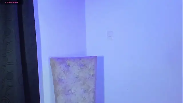 Snapshot of Camila_Coxx chatting on February 28, 10:50 pm Camila Coxx online show from February 28, 10:50 pm