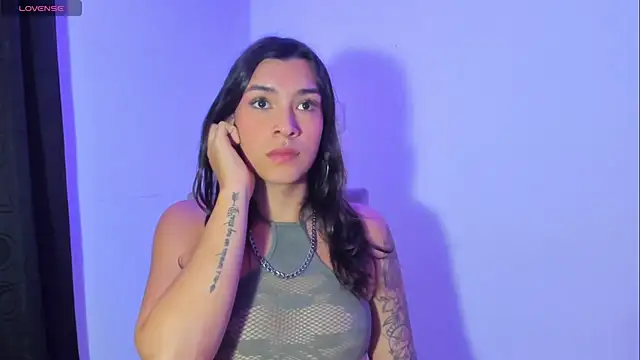 Snapshot of Camila_Coxx chatting on March 8, 6:37 pm Camila Coxx online show from March 8, 6:37 pm