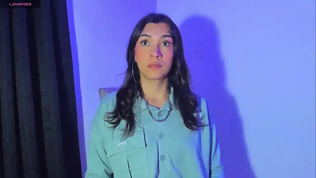 Snapshot of Camila_Coxx chatting on March 9, 4:49 am Camila Coxx online show from March 9, 4:49 am