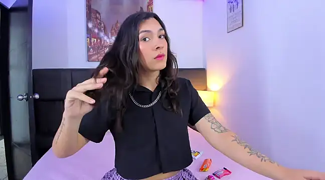 Snapshot of Camila_Coxx chatting on March 17, 3:50 pm Camila Coxx online show from March 17, 3:50 pm