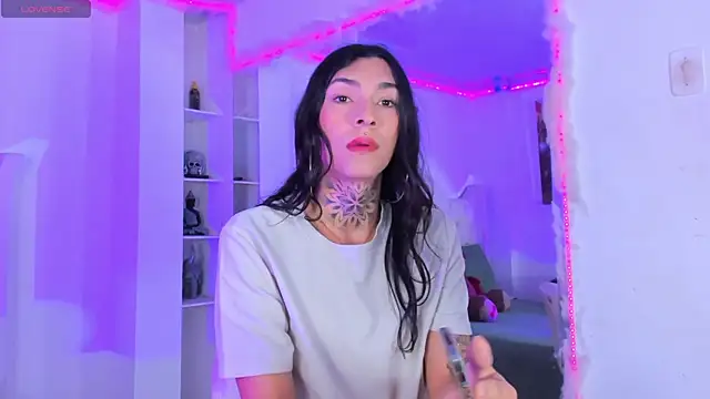 Snapshot of Camila_Coxx chatting on October 10, 12:20 am Camila Coxx online show from October 10, 12:20 am