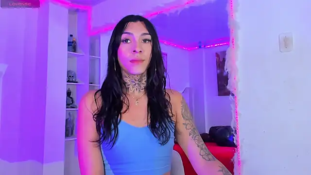 Snapshot of Camila_Coxx chatting on October 18, 7:03 pm Camila Coxx online show from October 18, 7:03 pm