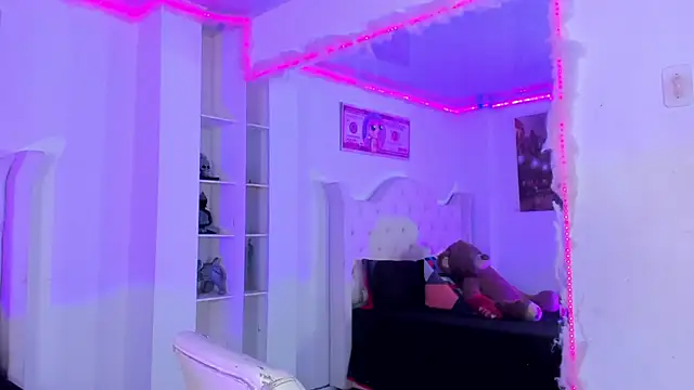 Snapshot of Camila_Coxx chatting on November 3, 6:58 am Camila Coxx online show from November 3, 6:58 am