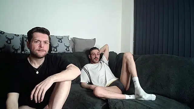 twotwinkhusbandss online show from February 7, 9:40 pm