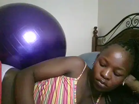 Snapshot of Sonnia_ chatting on February 14, 8:42 am Sonnia online show from February 14, 8:42 am