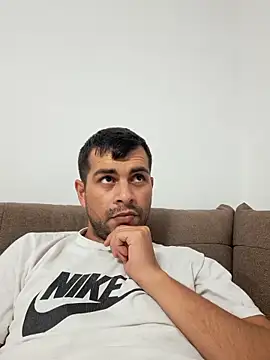 hornny1995 online show from September 27, 4:56 pm