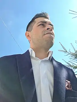 hornny1995 online show from April 18, 9:13 am