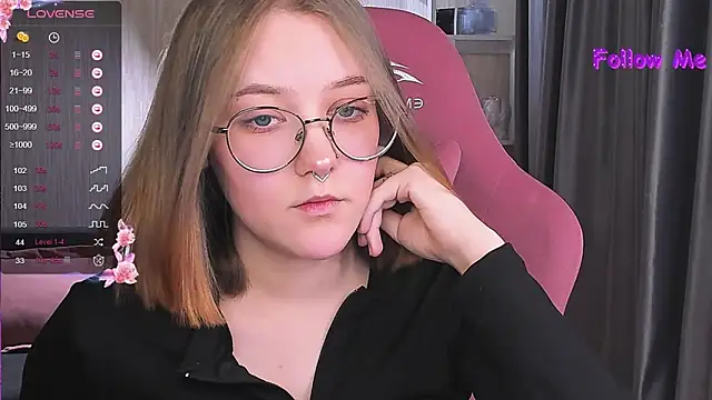 bunny bubble online show from December 5, 9:39 pm