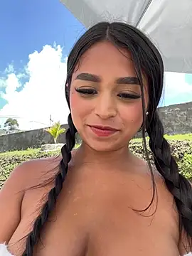 Juli Walker online show from December 5, 3:50 pm