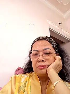 Hotestlove online show from December 18, 12:17 am