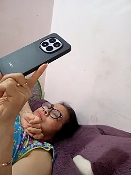 Hotestlove online show from April 6, 11:27 pm