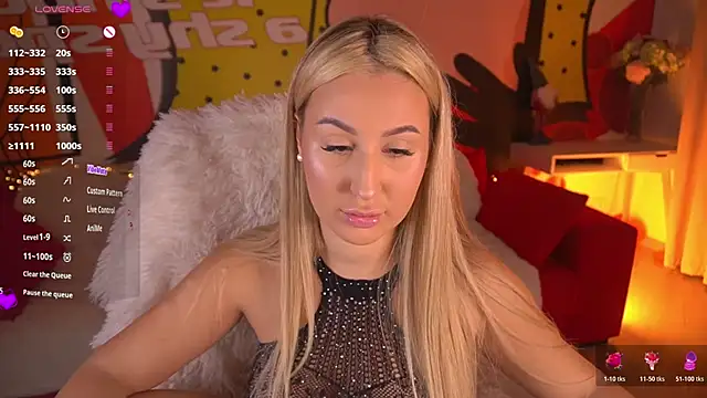 Snapshot of LiaBrazzerr chatting on December 15, 2:32 pm LiaBrazzerr online show from December 15, 2:32 pm