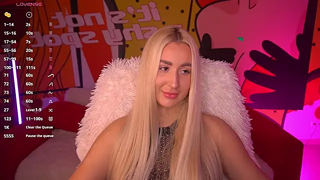 Snapshot of LiaBrazzerr chatting on February 28, 9:32 am LiaBrazzerr online show from February 28, 9:32 am