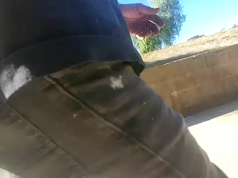 Snapshot of Crackkers chatting on December 10, 7:22 pm Crackkers online show from December 10, 7:22 pm