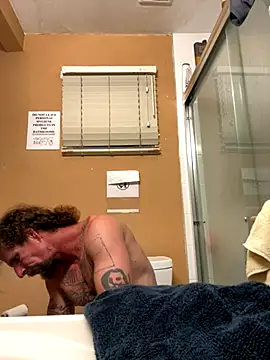 Snapshot of Crackkers chatting on October 26, 4:51 am Crackkers online show from October 26, 4:51 am