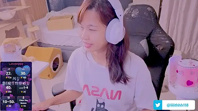 Snapshot of Kana_G chatting on June 28, 3:29 pm Kana G online show from June 28, 3:29 pm