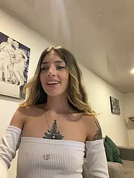 Snapshot of IsadoraGalle_ chatting on June 14, 11:18 pm IsadoraGalle online show from June 14, 11:18 pm