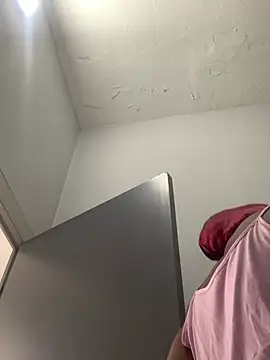 slimcateee online show from February 27, 7:34 am