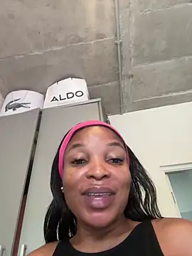 slimcateee online show from March 28, 9:31 am