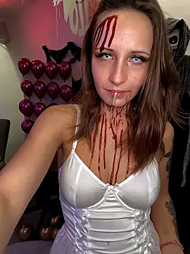 emma4xxx online show from October 31, 8:32 pm