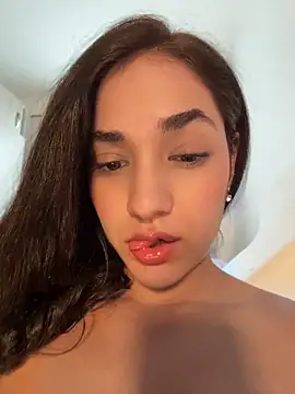 CuteeRose online show from May 28, 5:43 pm