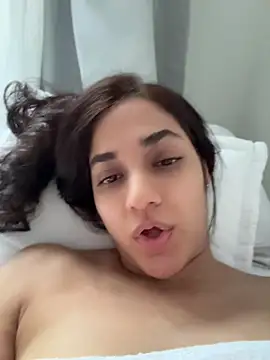 CuteeRose online show from June 17, 1:01 pm