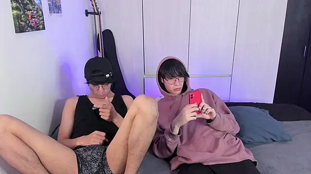 Aventure Twinks online show from December 14, 4:34 am