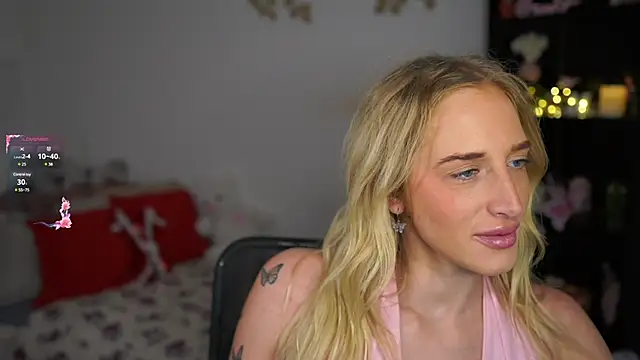 Nicolette  Shea  online show from December 22, 1:55 pm