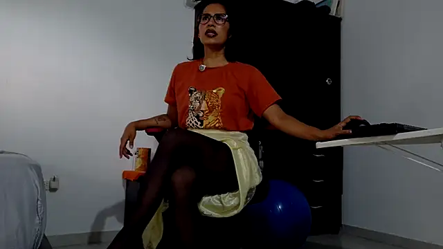 fantasty nylon online show from March 27, 8:30 pm