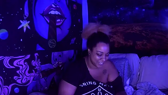 Snapshot of AutumnHart chatting on December 13, 1:55 pm AutumnHart online show from December 13, 1:55 pm