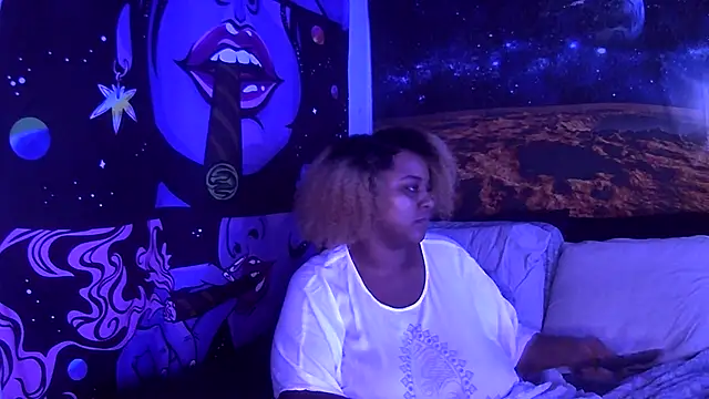 Snapshot of AutumnHart chatting on December 16, 6:05 pm AutumnHart online show from December 16, 6:05 pm