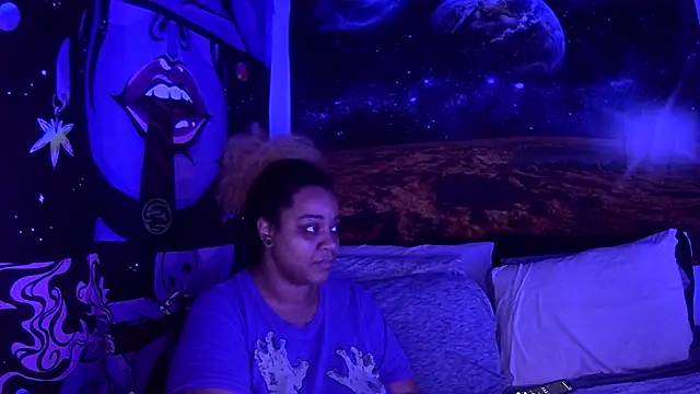 Snapshot of AutumnHart chatting on December 19, 2:02 pm AutumnHart online show from December 19, 2:02 pm