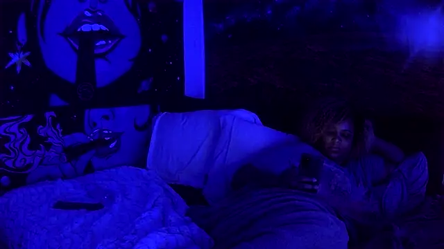 Snapshot of AutumnHart chatting on December 20, 11:47 pm AutumnHart online show from December 20, 11:47 pm