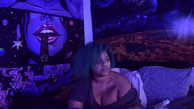 Snapshot of AutumnHart chatting on December 23, 1:35 pm AutumnHart online show from December 23, 1:35 pm