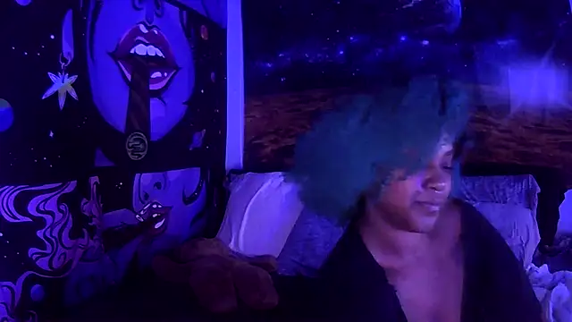 Snapshot of AutumnHart chatting on December 28, 11:37 pm AutumnHart online show from December 28, 11:37 pm