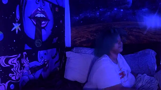 Snapshot of AutumnHart chatting on December 29, 10:36 pm AutumnHart online show from December 29, 10:36 pm